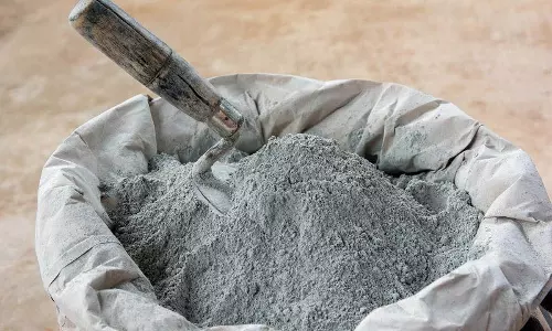 एक्सपायरी सीमेंट बेच दिए, दो जालसाज गिरफ्तार एक्सपायरी सीमेंट बेच दिए, दो जालसाज गिरफ्तार