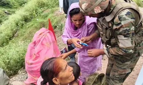 राजौरी में बस फिसली, 40 यात्री चमत्कारिक रूप से बचे