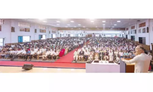 Karnataka: शिक्षा-रोजगार के बीच की खाई को पाटने के लिए प्रगति 2025 का शुभारंभ Karnataka: शिक्षा-रोजगार के बीच की खाई को पाटने के लिए प्रगति 2025 का शुभारंभ