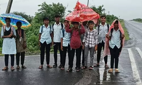 टांडा में अभी तक बस नहीं दिखी: लड़कियों को स्कूल भेजने में झिझक टांडा में अभी तक बस नहीं दिखी: लड़कियों को स्कूल भेजने में झिझक