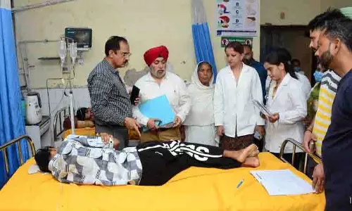 Jalandhar अस्पताल में मौतें, ऑक्सीजन प्लांट संचालक बर्खास्त Jalandhar अस्पताल में मौतें, ऑक्सीजन प्लांट संचालक बर्खास्त