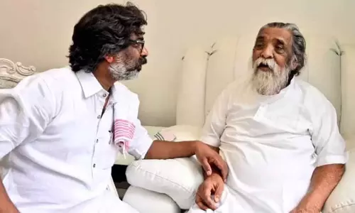Ranchi: शिबू सोरेन की तबीयत नाजुक, राजधानी ले जाया गया Ranchi: शिबू सोरेन की तबीयत नाजुक, राजधानी ले जाया गया