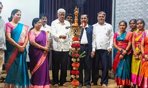 समग्र व्यक्तित्व के लिए अनौपचारिक शिक्षा भी आवश्यक: HD Lingaraju समग्र व्यक्तित्व के लिए अनौपचारिक शिक्षा भी आवश्यक: HD Lingaraju