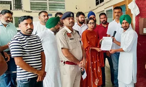 कुरुक्षेत्र में वायरस से प्रभावित धान किसानों ने मुआवजे और तत्काल गिरदावरी की मांग कुरुक्षेत्र में वायरस से प्रभावित धान किसानों ने मुआवजे और तत्काल गिरदावरी की मांग