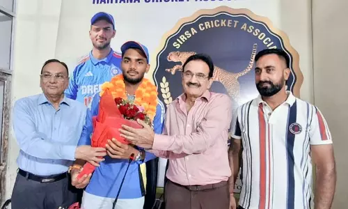 अंडर-19 क्रिकेट में शानदार प्रदर्शन के बाद नायक बनकर सिरसा लौटे कनिष्क अंडर-19 क्रिकेट में शानदार प्रदर्शन के बाद नायक बनकर सिरसा लौटे कनिष्क