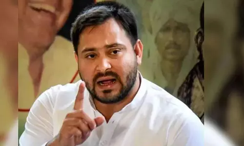 तेजस्वी यादव नहीं डाल पाएंगे वोट, खुद मीडिया के सामने किया दावा