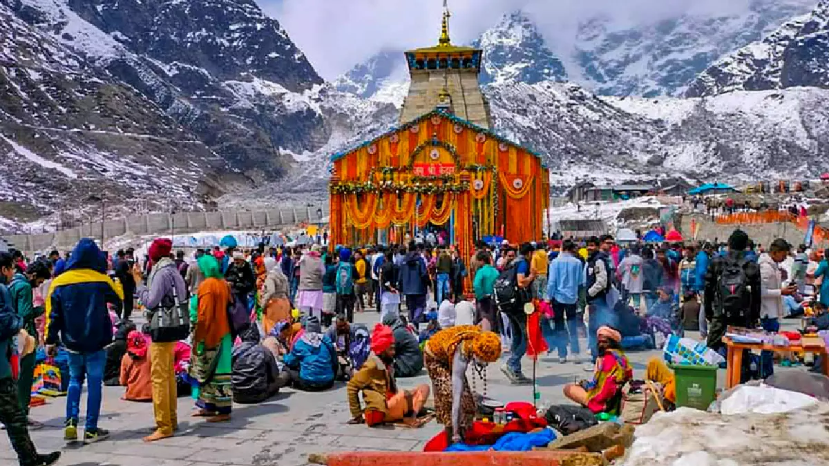 Dehradun: केदारनाथ यात्रा फिर शुरू, मौसम अब भी चुनौती Dehradun: केदारनाथ यात्रा फिर शुरू, मौसम अब भी चुनौती