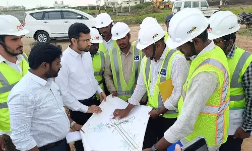 Raichur : जिला कलेक्टर ने हवाई अड्डे के निर्माण स्थल का दौरा किया Raichur : जिला कलेक्टर ने हवाई अड्डे के निर्माण स्थल का दौरा किया