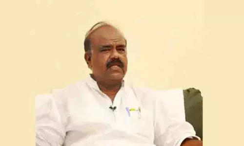 रेवंत रेड्डी संसद में 42% बीसी कोटा विधेयक को आगे बढ़ाने में विफल रहे: Madhusudhan Chari रेवंत रेड्डी संसद में 42% बीसी कोटा विधेयक को आगे बढ़ाने में विफल रहे: Madhusudhan Chari