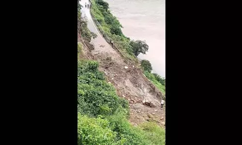 मंडी-कुल्लू मार्ग 9 घंटे बाद एकतरफा यातायात के लिए खुला