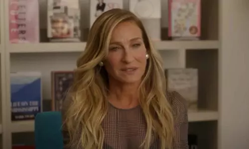 Sarah Jessica Parker ने कैरी ब्रैडशॉ को भावुक विदाई दी Sarah Jessica Parker ने कैरी ब्रैडशॉ को भावुक विदाई दी