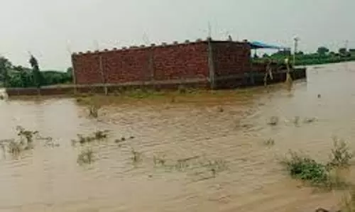 मीरजापुर में गंगा का जलस्तर बेकाबू, 16 गांवों का संपर्क टूटा