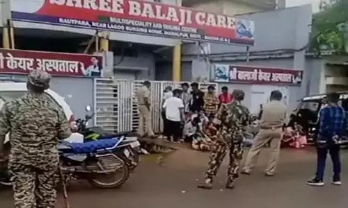 सरकारी डॉक्टर ने अपने प्राइवेट हॉस्पिटल में मरीज को बनाया बंधक