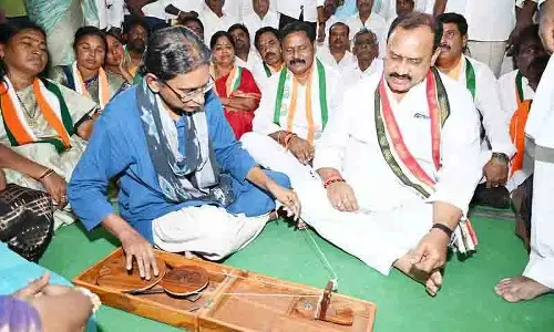 पूर्व BRS विधायक क्रांति किरण ने पदयात्रा के दौरान गांवों से दूर रहने के लिए मीनाक्षी की आलोचना की