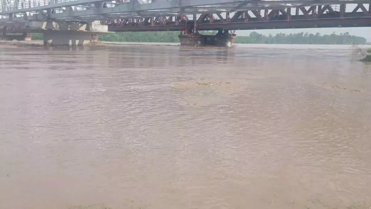 Faridabad में यमुना का पानी बढ़ा, प्रशासन ने बढ़ाई निगरानी Faridabad में यमुना का पानी बढ़ा, प्रशासन ने बढ़ाई निगरानी