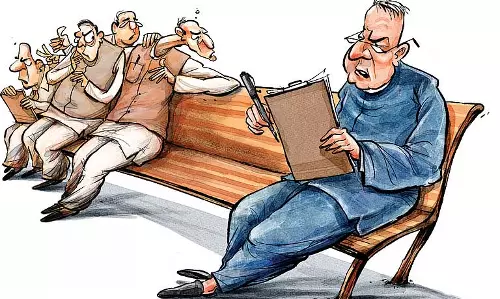 Editor: संघ के तरीके से बाहरी लोगों से गर्मजोशी से पेश आना Editor: संघ के तरीके से बाहरी लोगों से गर्मजोशी से पेश आना