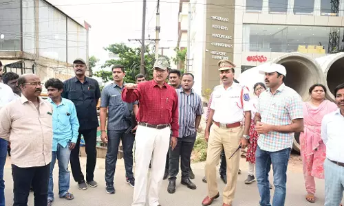 HYDRAA प्रमुख ने हैदराबाद की झीलों का निरीक्षण किया