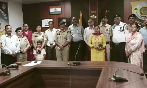 Hamirpur: उत्कृष्ट सेवा पदक से नवाजे गए हमीरपुर के 5 पुलिसकर्मी Hamirpur: उत्कृष्ट सेवा पदक से नवाजे गए हमीरपुर के 5 पुलिसकर्मी