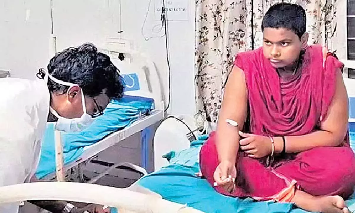 Andhra: वैदिक स्कूल के आठ छात्र अस्पताल में भर्ती Andhra: वैदिक स्कूल के आठ छात्र अस्पताल में भर्ती