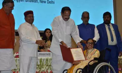 Jalandhar: पुरस्कार विजेता कार्यकर्ता दिव्यांगों के अधिकारों के लिए लड़ रहे Jalandhar: पुरस्कार विजेता कार्यकर्ता दिव्यांगों के अधिकारों के लिए लड़ रहे