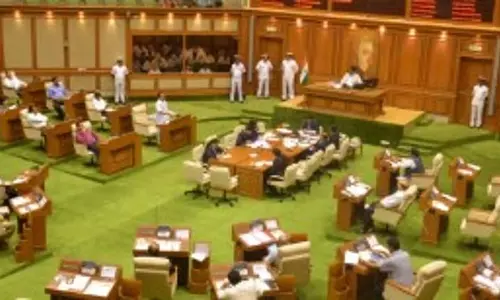 Goa विधानसभा में 4,000 करोड़ रुपये के ग्रीन सेस बकाये को लेकर विपक्ष का हंगामा Goa विधानसभा में 4,000 करोड़ रुपये के ग्रीन सेस बकाये को लेकर विपक्ष का हंगामा