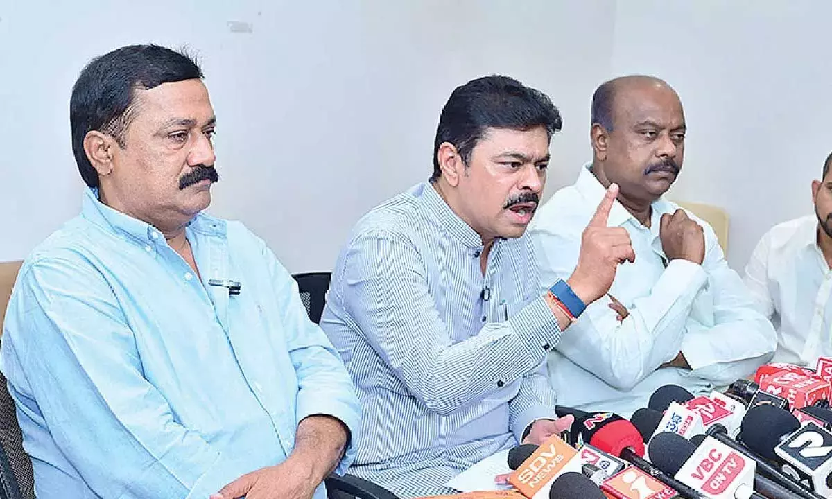 Andhra: ‘नायडू विकास के ब्रांड एंबेसडर हैं, जगन अराजकता के’