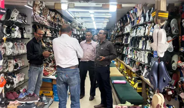 Nainital: राज्य कर विभाग की रेड, मशहूर शू शोरूम से मांगा स्पष्टीकरण Nainital: राज्य कर विभाग की रेड, मशहूर शू शोरूम से मांगा स्पष्टीकरण