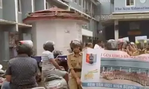 कर्चोरेम स्कूल के NCC कैडेटों ने सड़क सुरक्षा को बढ़ावा देने के लिए हेलमेट जागरूकता रैली का नेतृत्व किया
