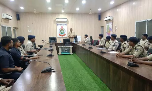 डायल 112 स्टाफ के कार्य में अनुशासन, उत्तरदायित्व और सेवा भावना पर जोर