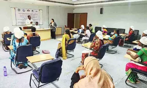 NITHM इंदिरा महिला शक्ति कार्यक्रम के तहत मोबाइल मछली खुदरा व्यापार में महिलाओं को प्रशिक्षित कर रहा