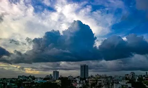 उत्तर बंगाल में भारी बारिश, दक्षिण में क्या स्थिति रहेगी?