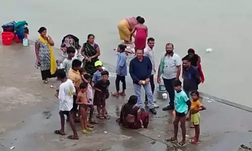 पति की मारपीट से तंग आकर महिला ने हसदेव नदी में लगाई छलांग, मछुआरों ने बचाई जान