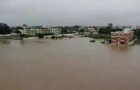 Varanasi: गंगा ने पार किया खतरे का निशान Varanasi: गंगा ने पार किया खतरे का निशान