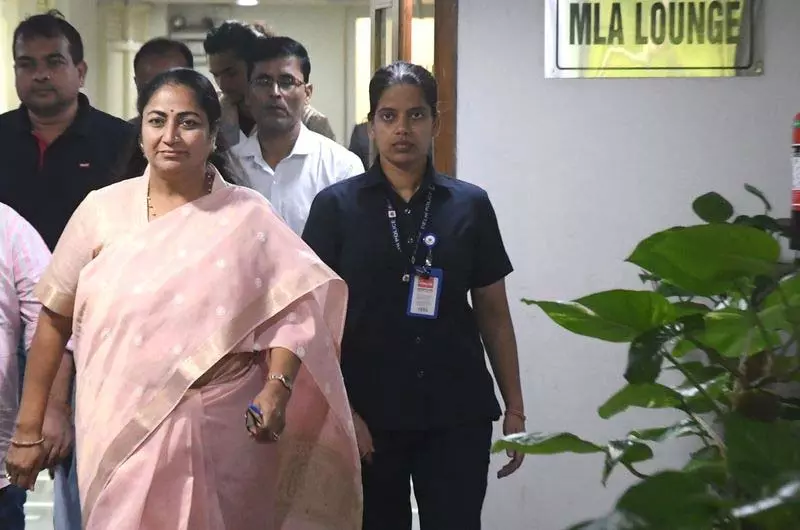 CM रेखा गुप्ता ने सौर ऊर्जा से चलने वाली डिजिटल विधानसभा का उद्घाटन किया CM रेखा गुप्ता ने सौर ऊर्जा से चलने वाली डिजिटल विधानसभा का उद्घाटन किया
