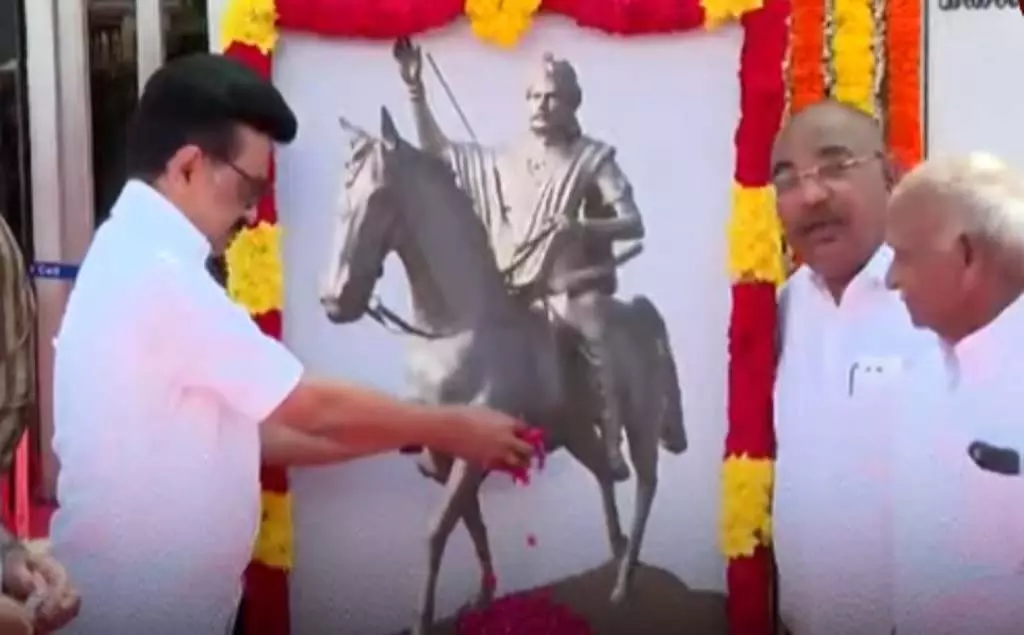 थिरन चिन्नामलाई स्मृति दिवस: मुख्यमंत्री ने श्रद्धांजलि अर्पित की थिरन चिन्नामलाई स्मृति दिवस: मुख्यमंत्री ने श्रद्धांजलि अर्पित की