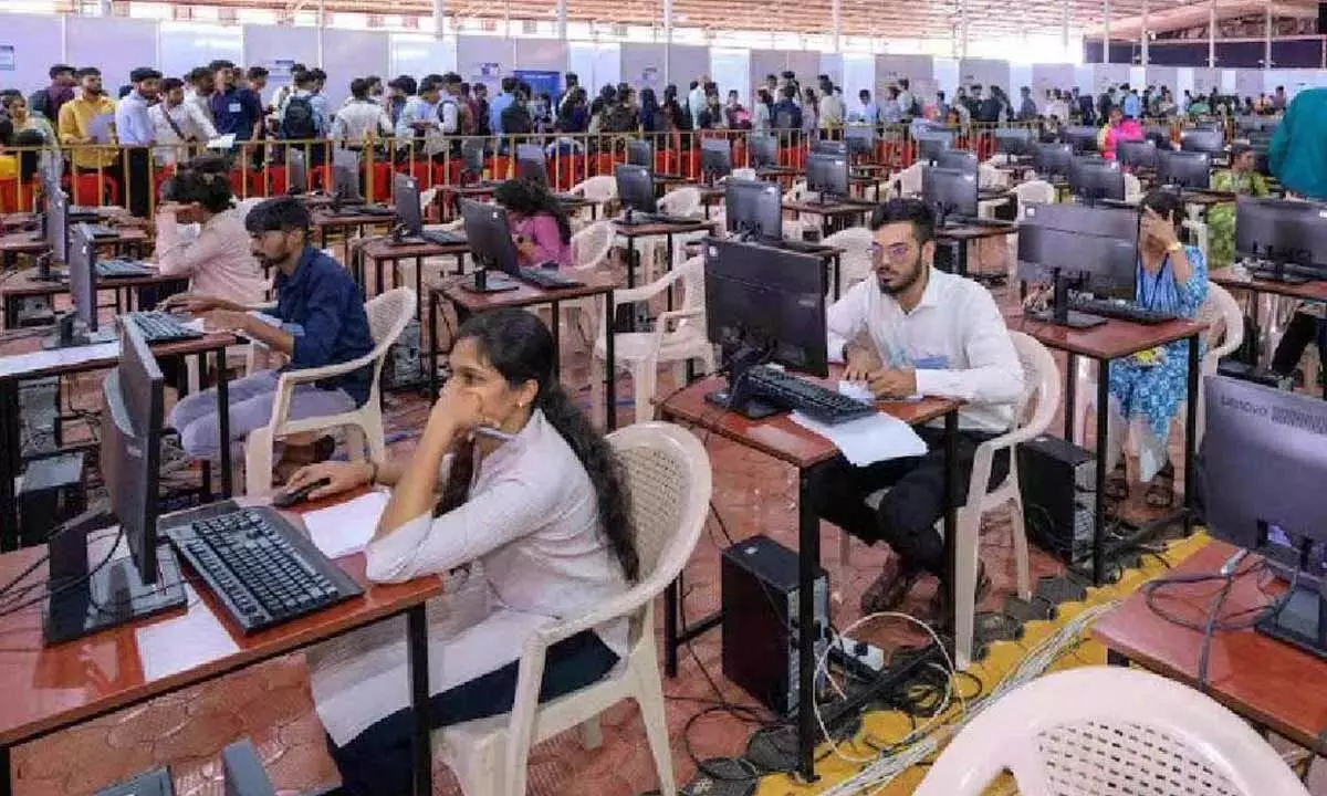Karnataka: प्रगति 2025 रोजगार मेले में 2,873 उम्मीदवारों को नौकरी मिली Karnataka: प्रगति 2025 रोजगार मेले में 2,873 उम्मीदवारों को नौकरी मिली
