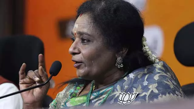 हम OPS द्वारा नैनार नागेंद्रन को दोषी ठहराने को स्वीकार नहीं करेंगे: Tamilisai हम OPS द्वारा नैनार नागेंद्रन को दोषी ठहराने को स्वीकार नहीं करेंगे: Tamilisai