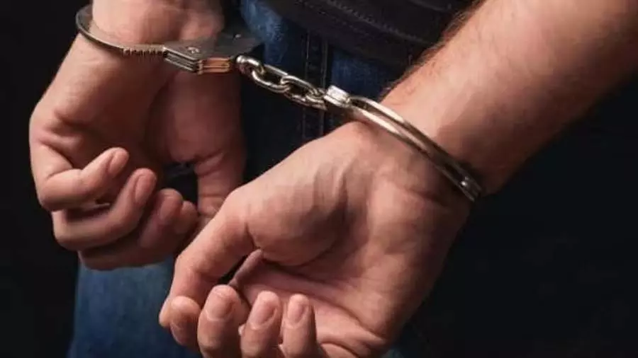 चिन्नास्वामी भगदड़ में मृत लड़की के सोने के आभूषण चोरी: आरोपी गिरफ्तार चिन्नास्वामी भगदड़ में मृत लड़की के सोने के आभूषण चोरी: आरोपी गिरफ्तार