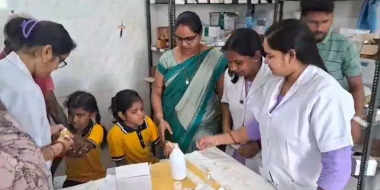 एमडीएम में छिपकली मिलने से 70 छात्र बीमार एमडीएम में छिपकली मिलने से 70 छात्र बीमार