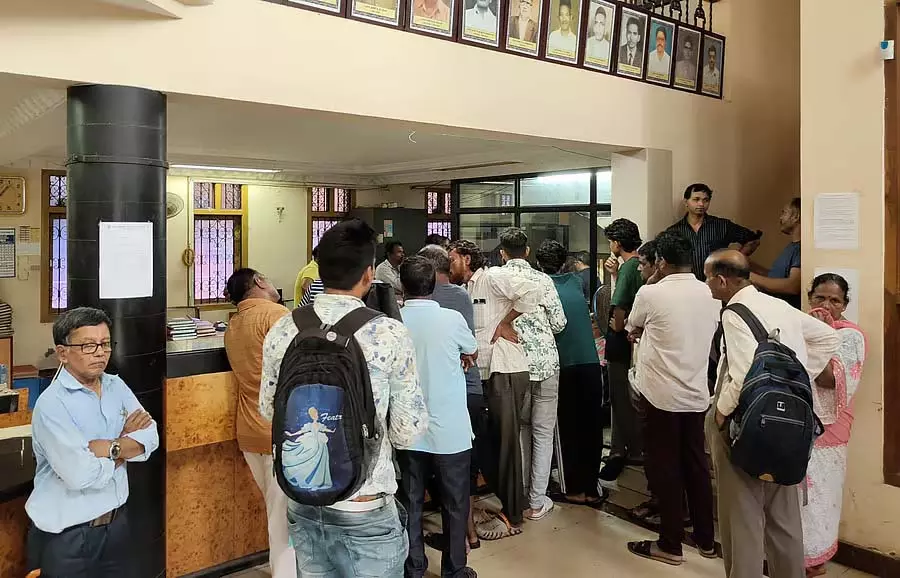 सहकारी क्षेत्र घाटे की ओर: जमाकर्ताओं में असंतोष सहकारी क्षेत्र घाटे की ओर: जमाकर्ताओं में असंतोष