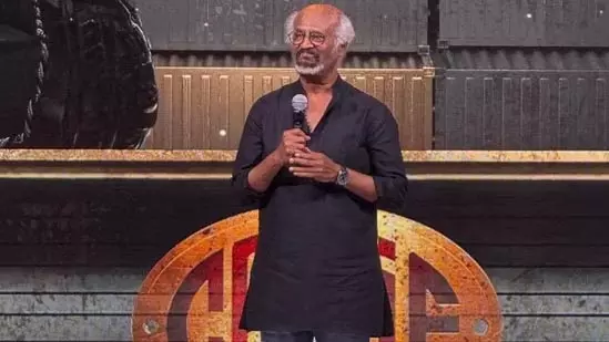 रजनीकांत की कहानी, कैसे मजाक उड़ाए जाने ने उन्हें तोड़ दिया था रजनीकांत की कहानी, कैसे मजाक उड़ाए जाने ने उन्हें तोड़ दिया था