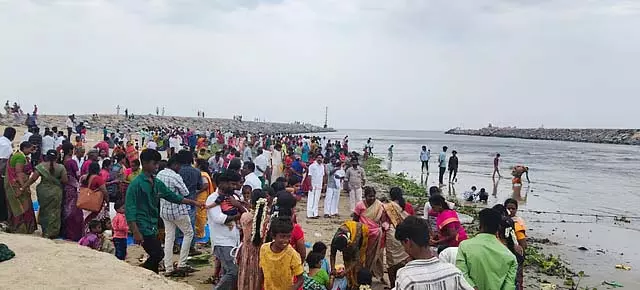 Tamil Nadu : पूमपुहार संगमथुराई में आदिपेरुक्कु उत्सव Tamil Nadu : पूमपुहार संगमथुराई में आदिपेरुक्कु उत्सव