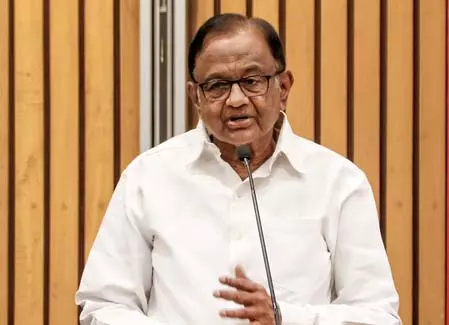 बिहार SIR की आलोचना के बाद चिदंबरम ने तमिलनाडु के 6.5 लाख नए मतदाताओं पर सवाल उठाए बिहार SIR की आलोचना के बाद चिदंबरम ने तमिलनाडु के 6.5 लाख नए मतदाताओं पर सवाल उठाए