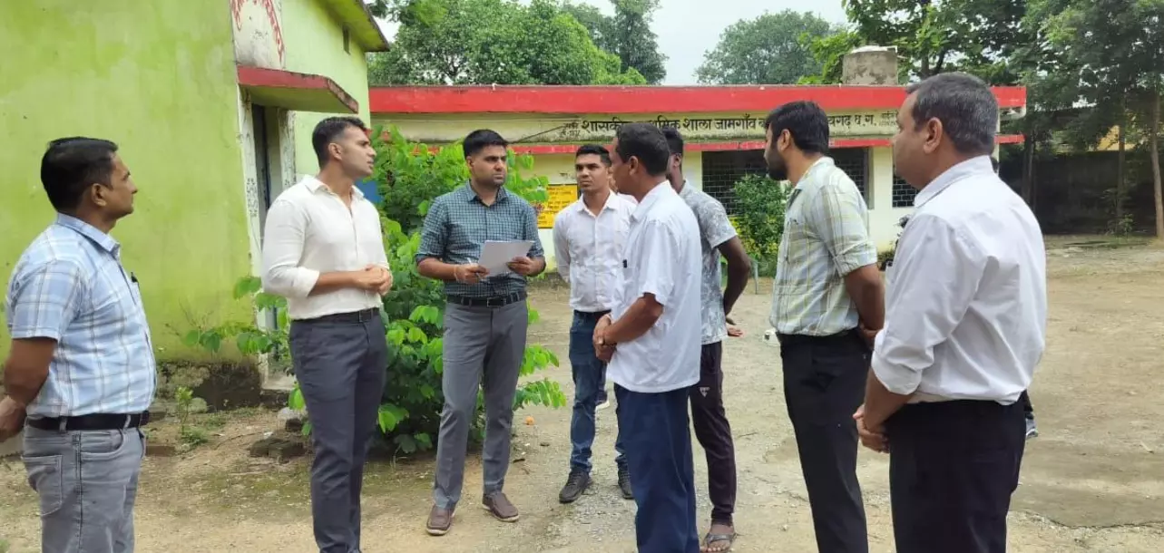 कलेक्टर चतुर्वेदी ने रायगढ़ ब्लॉक में चल रहे कई निर्माण कार्यों का किया मौका मुआयना कलेक्टर चतुर्वेदी ने रायगढ़ ब्लॉक में चल रहे कई निर्माण कार्यों का किया मौका मुआयना