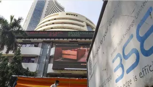 शीर्ष 10 में से 7 कंपनियों का एमकैप 1.35 लाख करोड़ घटा, TCS को सबसे बड़ा झटका शीर्ष 10 में से 7 कंपनियों का एमकैप 1.35 लाख करोड़ घटा, TCS को सबसे बड़ा झटका