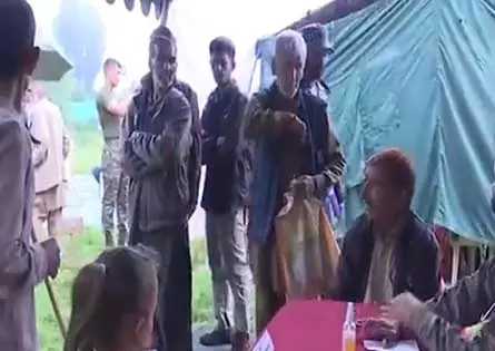 सेना ने दुर्गम इलाकों में रहने वाले हाशिए पर रहने वाले समूहों के लिए स्वास्थ्य शिविर का आयोजन किया सेना ने दुर्गम इलाकों में रहने वाले हाशिए पर रहने वाले समूहों के लिए स्वास्थ्य शिविर का आयोजन किया