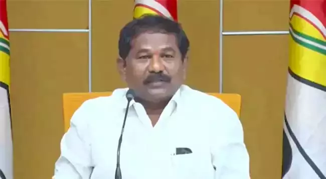 पिछली YSRCP सरकार के दौरान हर योजना एक बड़ा घोटाला थी: मंत्री डीबीवी स्वामी पिछली YSRCP सरकार के दौरान हर योजना एक बड़ा घोटाला थी: मंत्री डीबीवी स्वामी