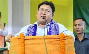 BTC प्रमुख प्रमोद बोरो ने बीटीआर में जलवायु संकट के बीच सूखा राहत कार्यक्रम शुरू किया BTC प्रमुख प्रमोद बोरो ने बीटीआर में जलवायु संकट के बीच सूखा राहत कार्यक्रम शुरू किया