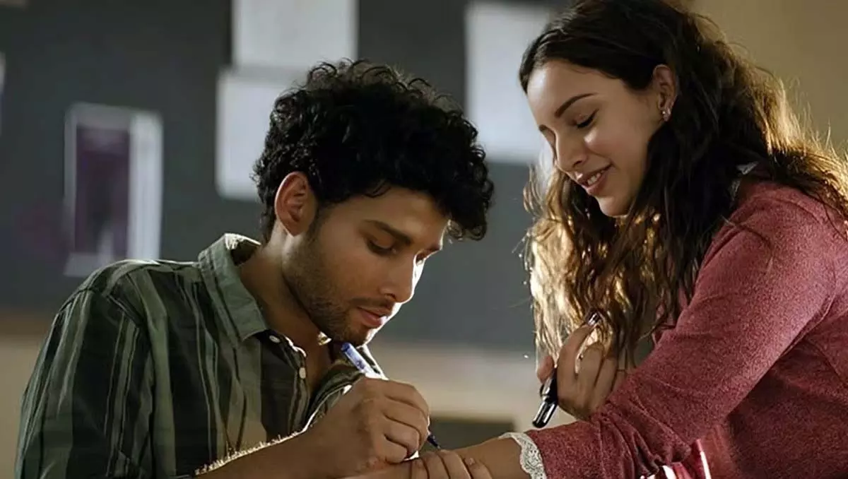 Dhadak 2 : बॉक्स ऑफिस पर दूसरे दिन ₹3.75 करोड़ की कमाई Dhadak 2 : बॉक्स ऑफिस पर दूसरे दिन ₹3.75 करोड़ की कमाई