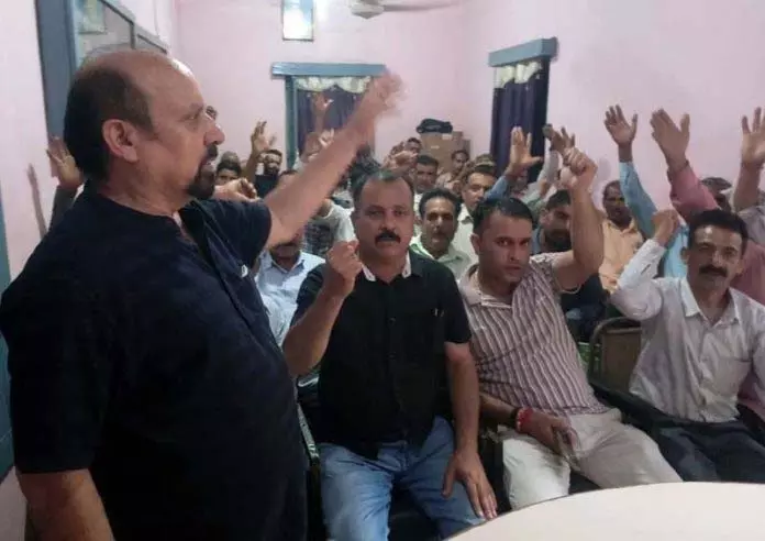जल शक्ति कर्मचारियों का बकाया वेतन जारी किया जाए: Som Nath जल शक्ति कर्मचारियों का बकाया वेतन जारी किया जाए: Som Nath